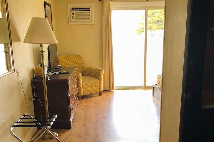 Room 25 of 79