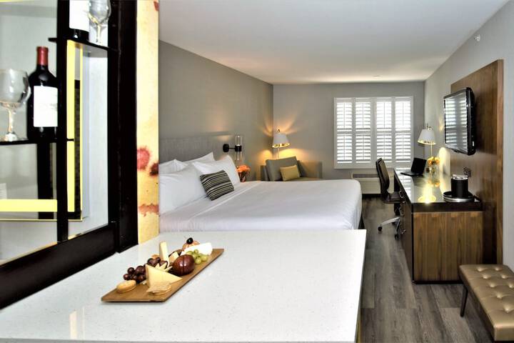 Hotel Indigo Napa Valley by IHG
