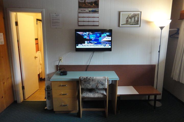 Room 21 of 32
