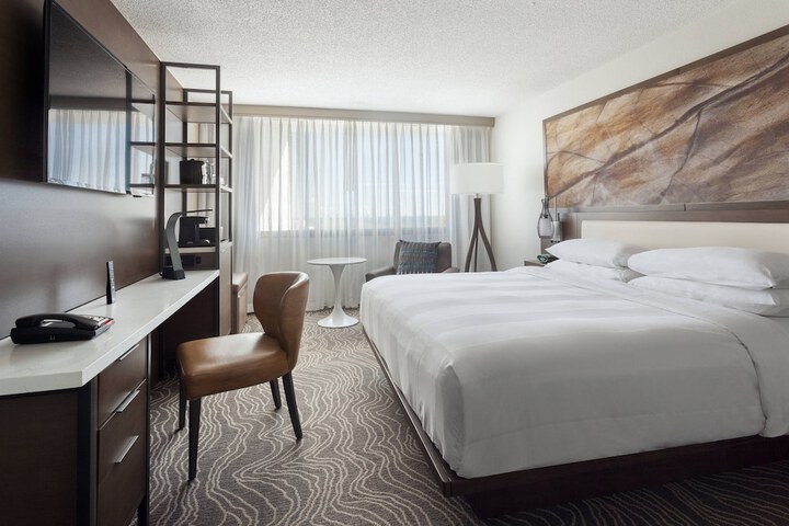 Room 22 of 38