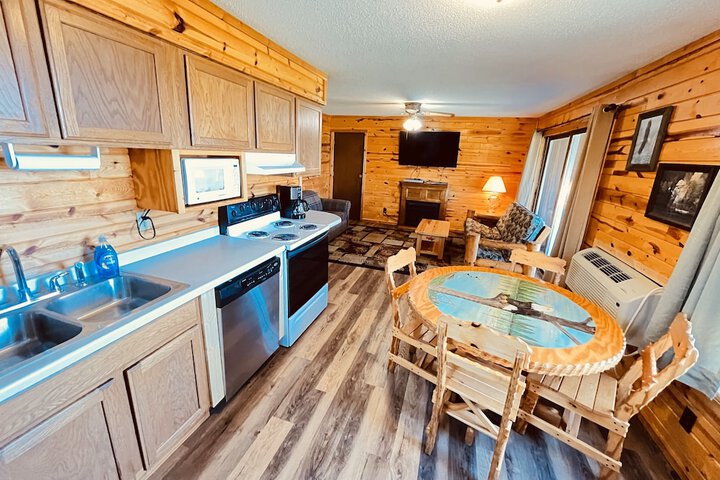 Horseshoe Bay Lodge