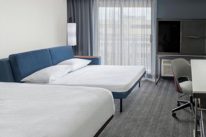 Courtyard by Marriott Cleveland Airport South