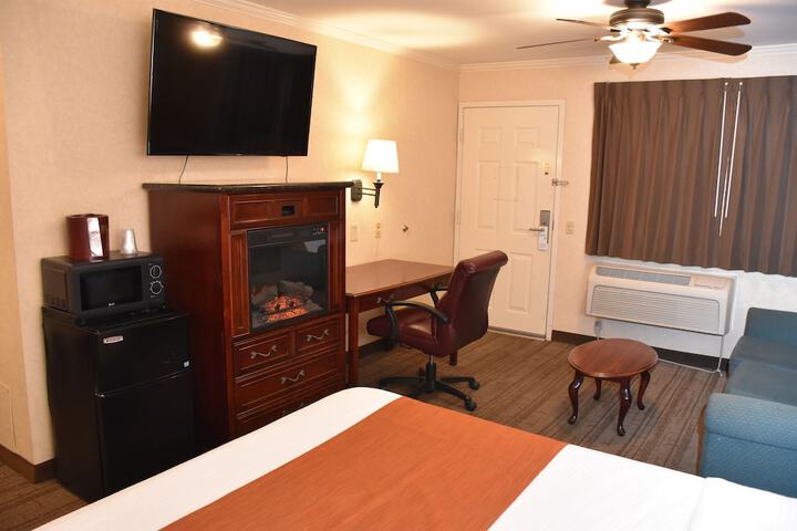 Room 9 of 37