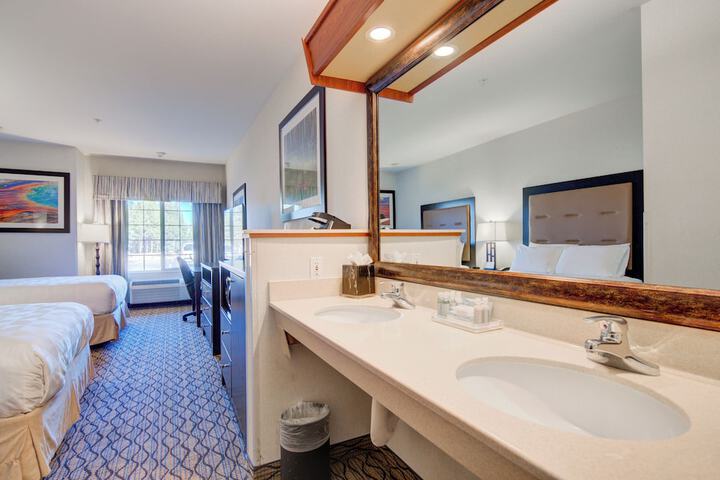 Holiday Inn West Yellowstone by IHG.