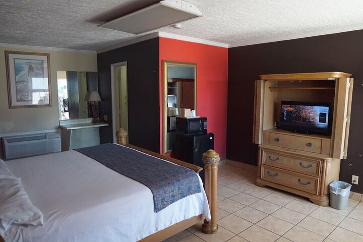 Room 5 of 14