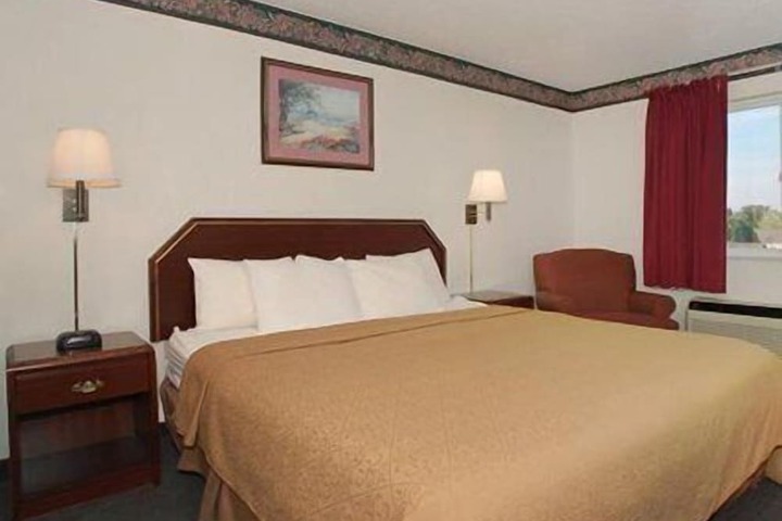 Room 17 of 36