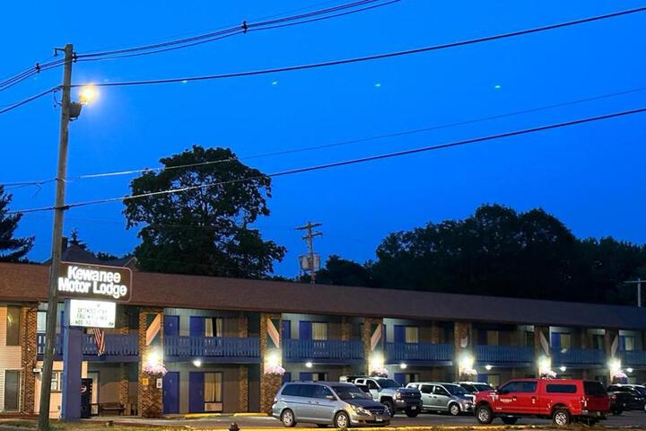 Kewanee Motor Lodge