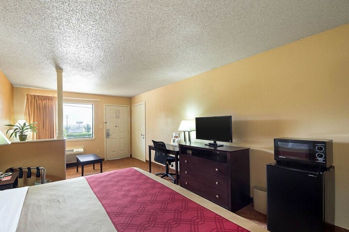 Room 20 of 36