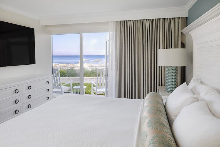 Edgewater Beach Hotel