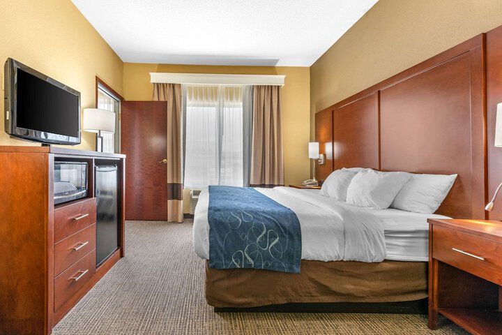 Comfort Suites Findlay I-75 near Sports Complex