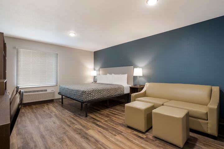 Room 16 of 30