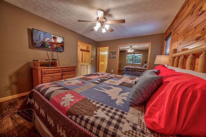 Room 8 of 25