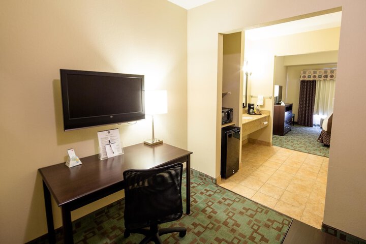 Room 8 of 27