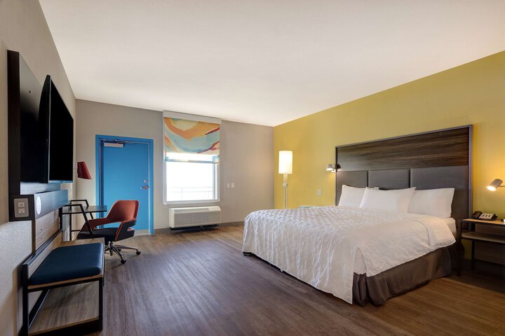 Room 40 of 70