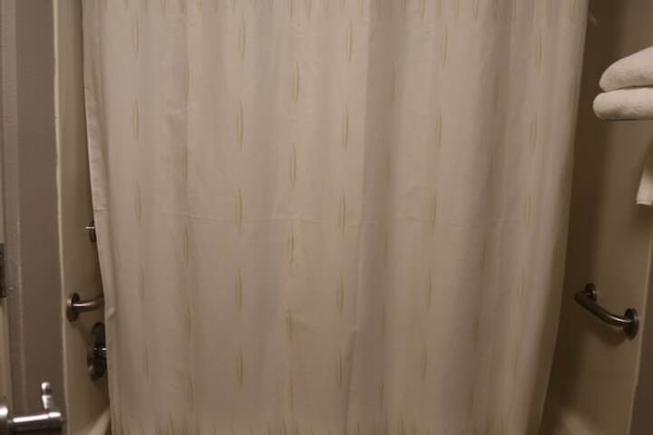 Room 30 of 47