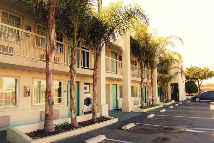 Travelodge by Wyndham Los Banos CA
