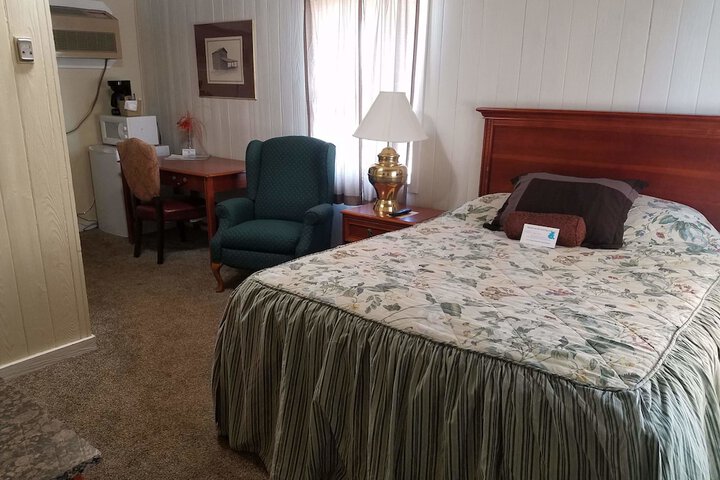 Room 6 of 10