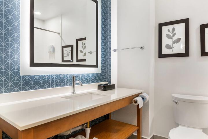 Country Inn & Suites by Radisson Georgetown, KY