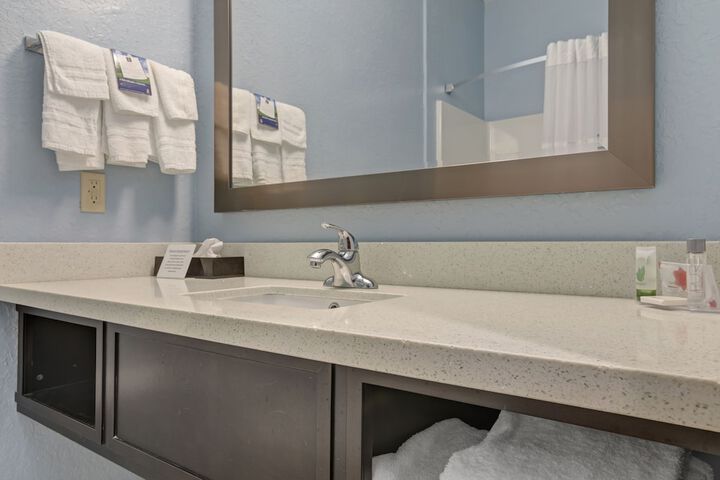 Iris Garden Inn