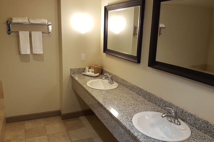 Room 32 of 54