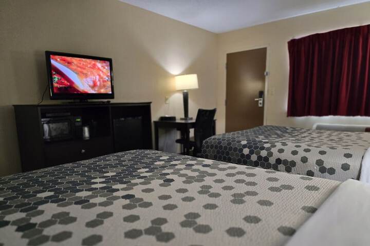 Econo Lodge Inn & Suites Mason City - Clear Lake