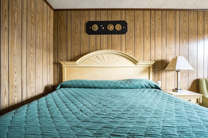 Room 20 of 28