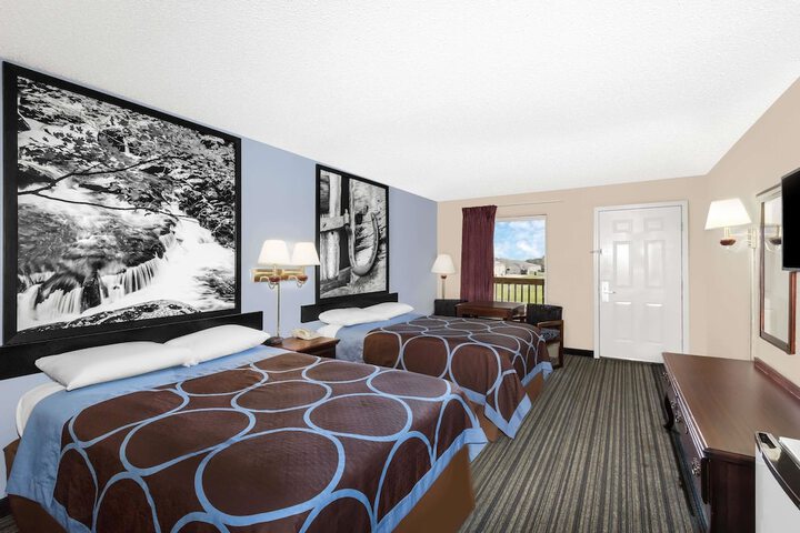 Room 18 of 21