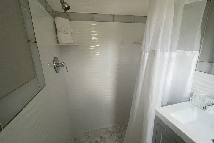 Room 32 of 38