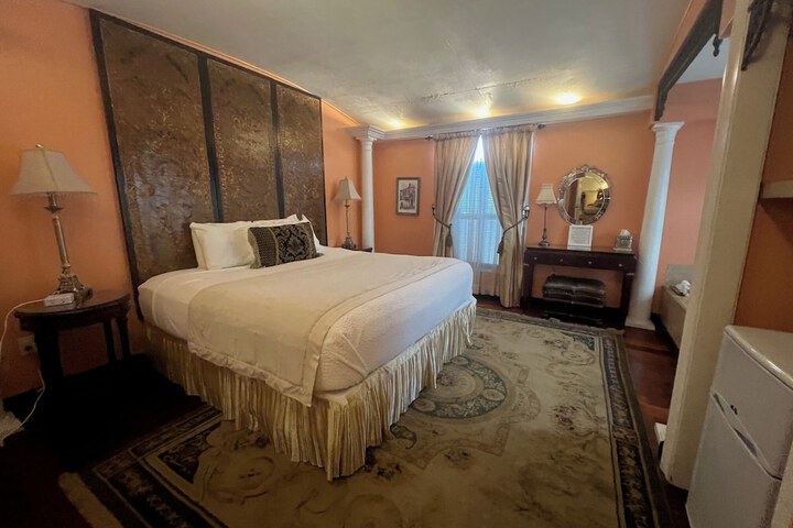 Room 10 of 55