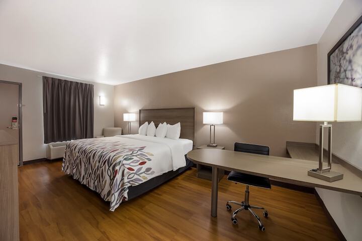 Room 18 of 34