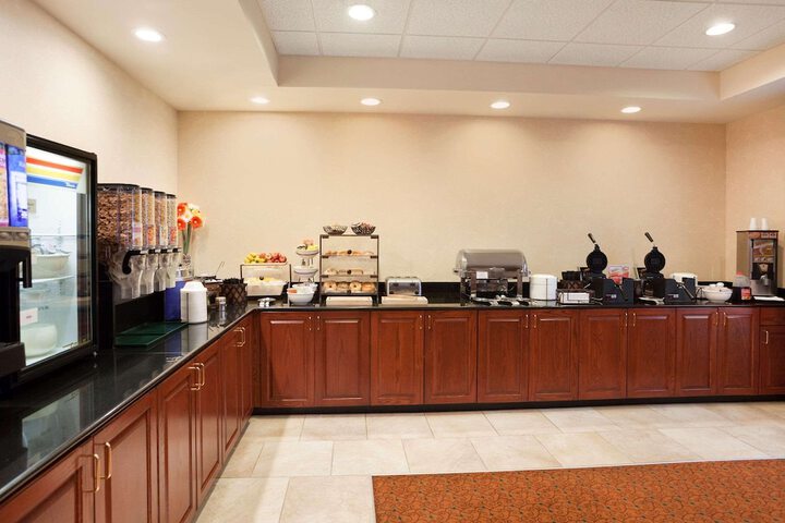 Breakfast/Coffee Service 18 of 25