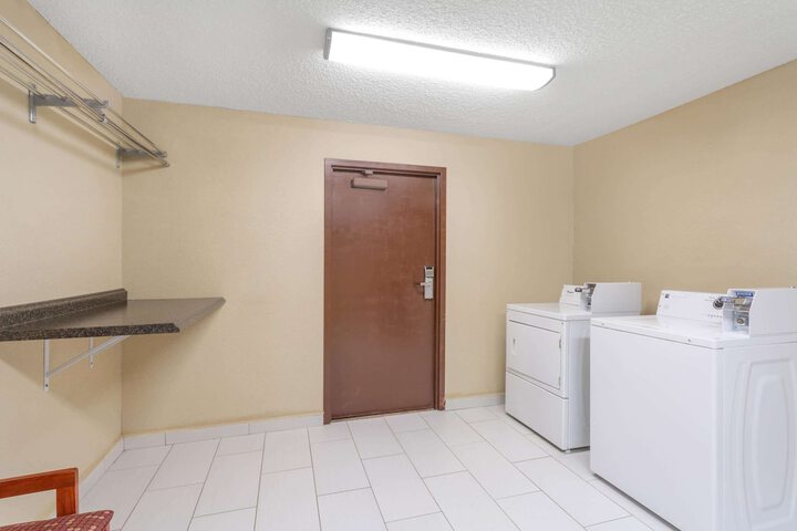 Room 16 of 22