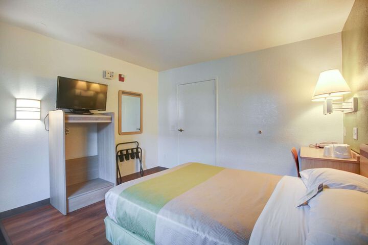 Room 20 of 28