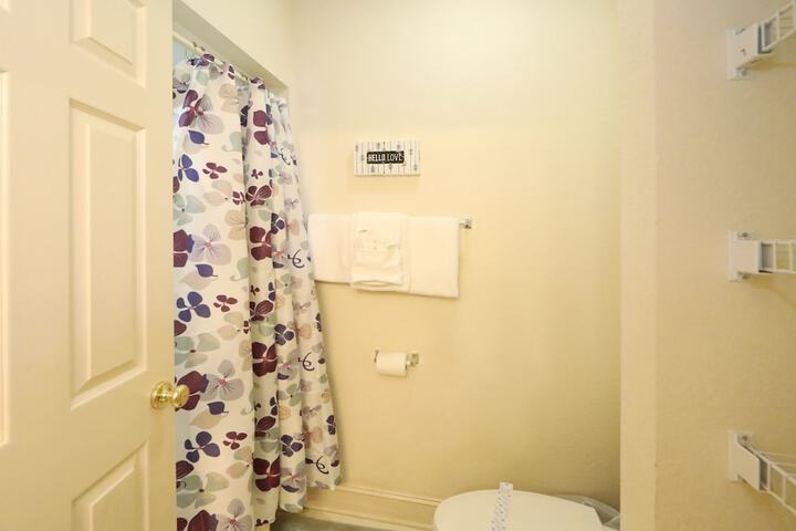 Room 53 of 94