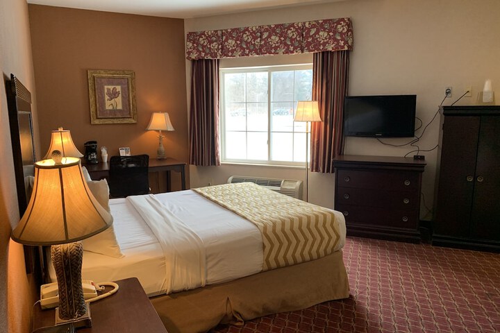 Room 11 of 32