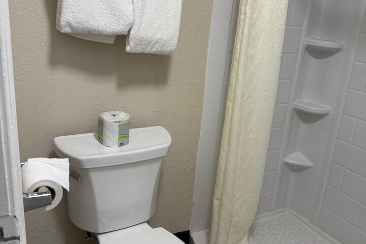 STUDIOS & SUITES 4 LESS CHESAPEAKE