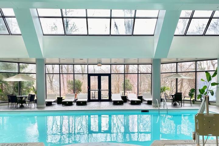Hilton East Brunswick Hotel & Executive Meeting Center