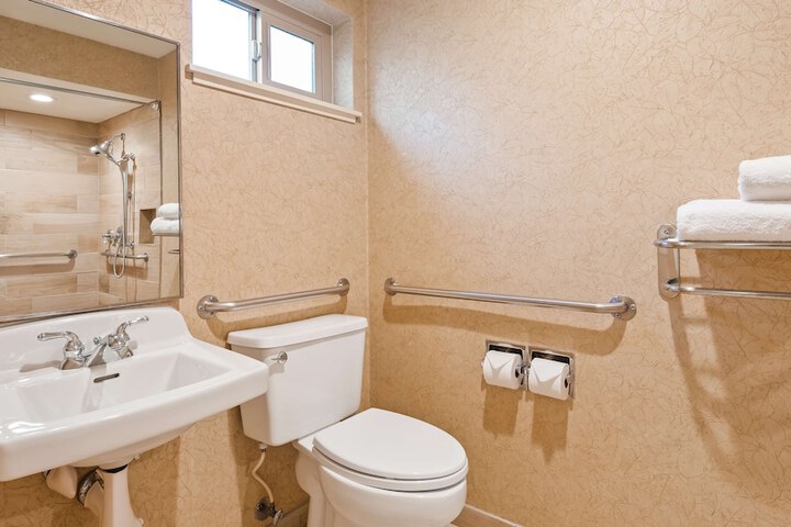 Best Western Plus Black Oak