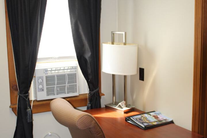 Room 7 of 14