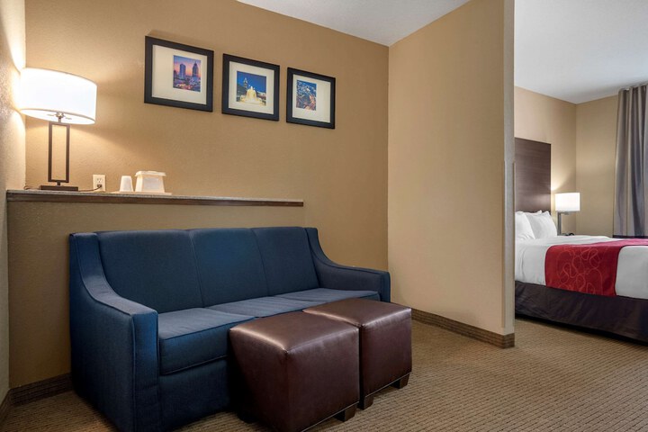 Room 16 of 28