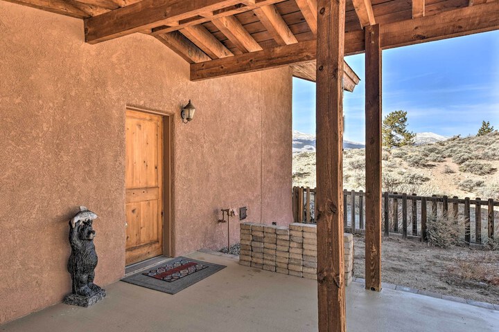 Luxe Twin Lakes House w / Mountain & Lake Views!