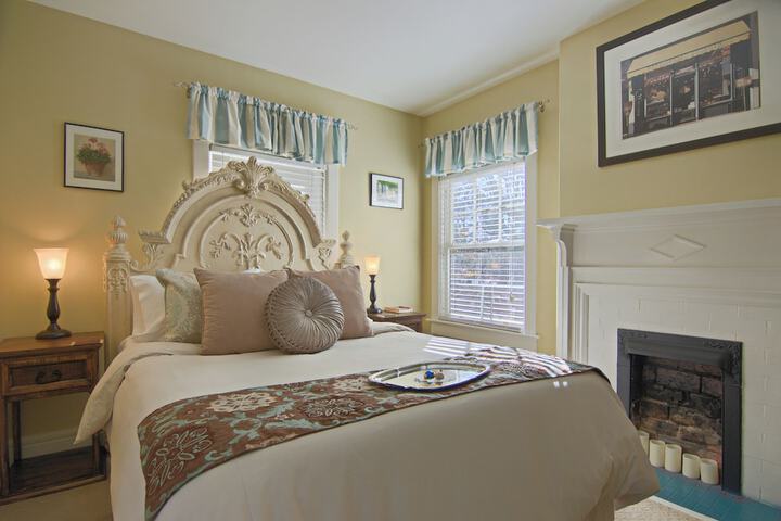 Room 9 of 23