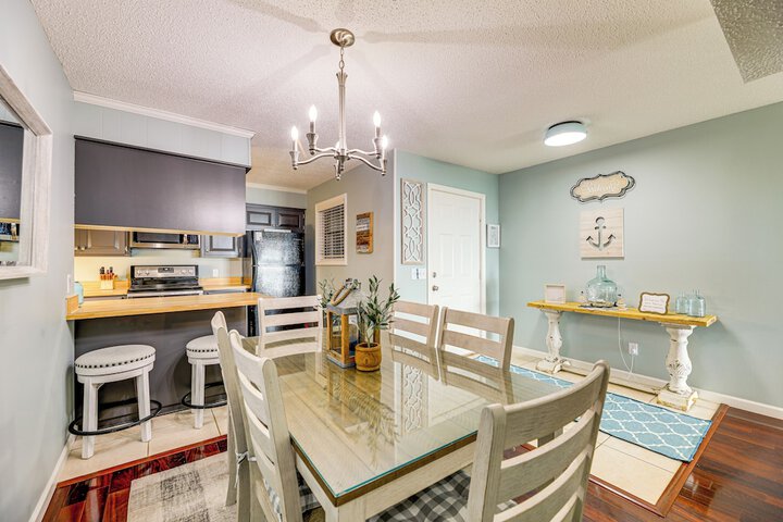 N Topsail Beach Oceanfront Condo w / Pool!