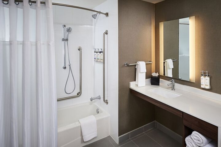 Staybridge Suites Niagara-On-The-Lake by IHG