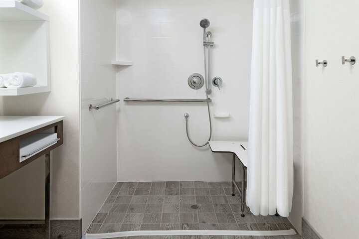 Room 20 of 42