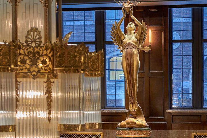 Hotel Phillips Kansas City Curio Collection by Hilton