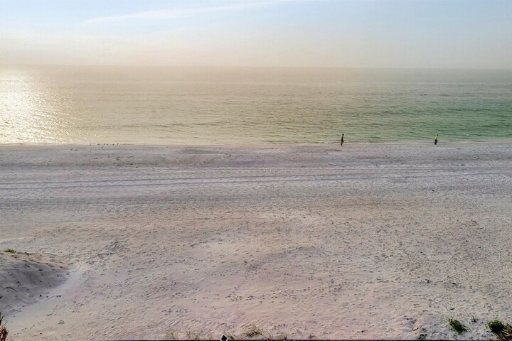 Stones Throw Beachfront Luxury Suites