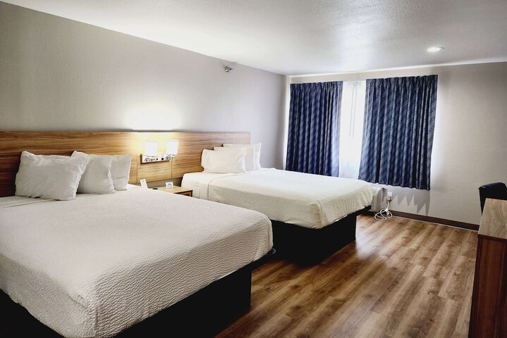 Room 13 of 32