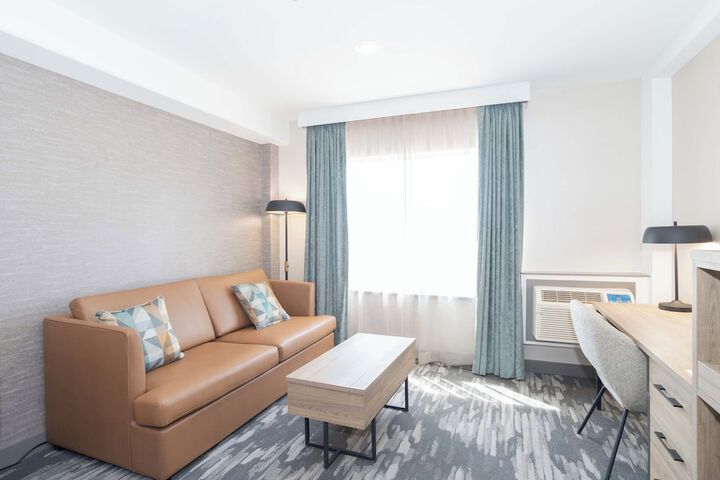 Room 34 of 46