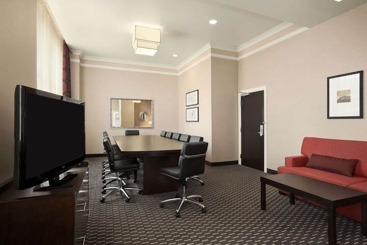 Room 30 of 47